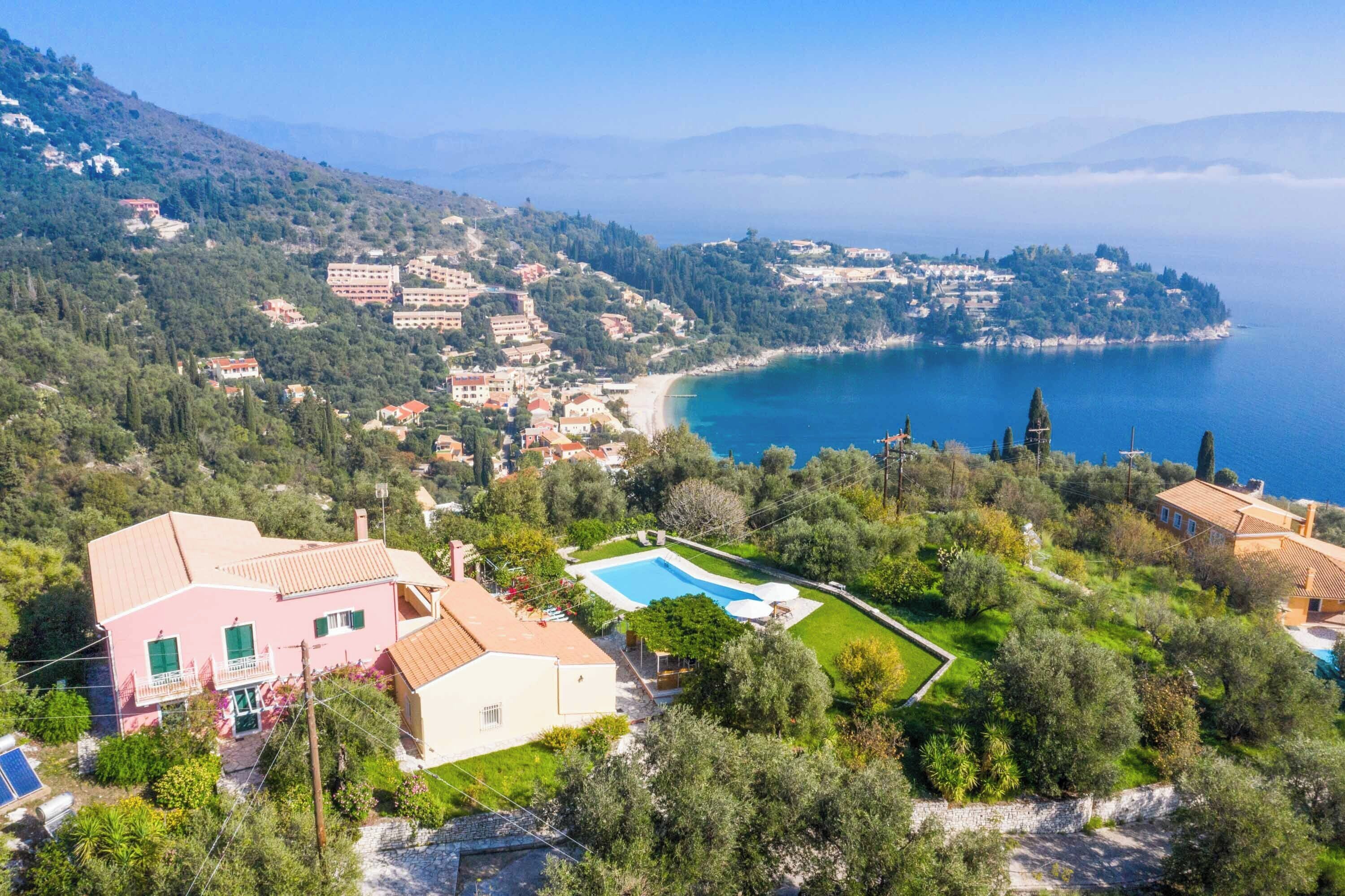 Villa (6 Bedrooms) | Exterior