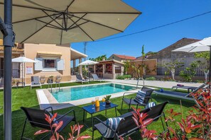 Villa (3 Bedrooms) | Exterior