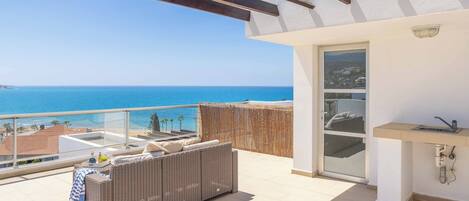 Villa (4 Bedrooms) | Exterior