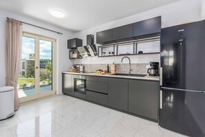 Fridge, microwave, oven, dishwasher - Villa Clara Porec (Kastelir-Labinci)