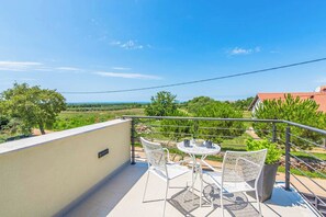 Outdoor dining - Villa Clara Porec (Kastelir-Labinci)