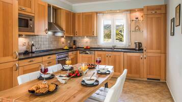 Vila (5 Bedrooms) | Parte interna