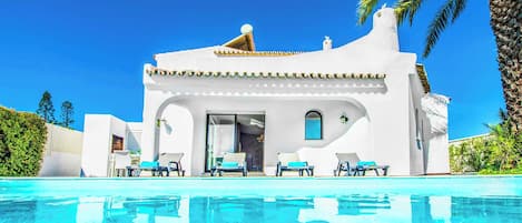 Villa (3 Bedrooms) | Front of property