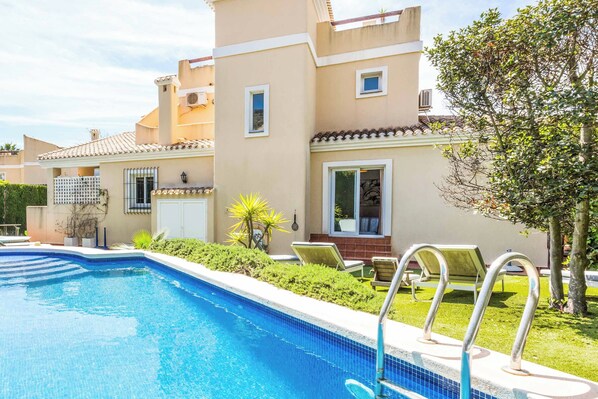 Villa (3 Bedrooms) | Außenbereich