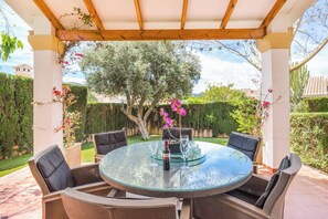 Villa (3 Bedrooms) | Außenbereich