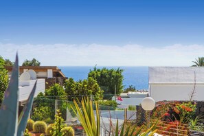 Villa (4 Bedrooms) | Exterior - Villa Dos Piedras (Tías)