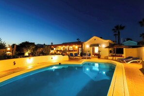 Villa (4 Bedrooms) | Exterior