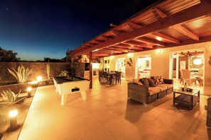 Villa (4 Bedrooms) | Exterior