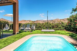 Villa (2 Bedrooms) | Front of property - Villa Los Lagos 13 (San Bartolomé de Tirajana)