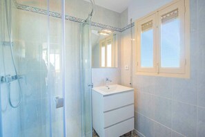 Villa (Multiple Bedrooms) | Interior