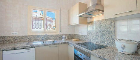 Villa (Multiple Bedrooms) | Interior