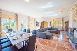 Villa (Multiple Bedrooms) | Interior - Villa Sonorc (Calpe)