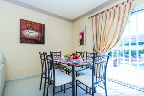 Villa (4 Bedrooms) | Innenbereich
