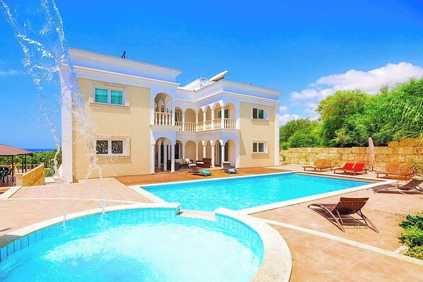 Villa (5 Bedrooms) | Front of property - Mansion View (Pegeia)