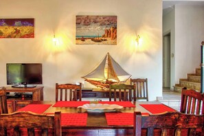 Dining - Villa Lefki Limni (Corfu)