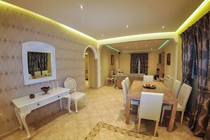 Dining - Villa Erato (Corfu)