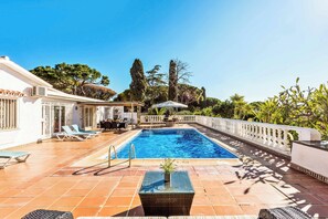 Villa (4 Bedrooms) | Exterior