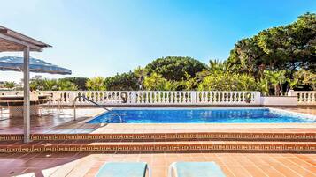 Huvila (4 Bedrooms) | Ulkopuoli