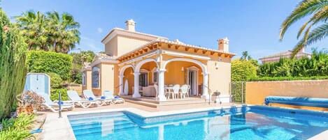 Villa (3 Bedrooms) | Front of property