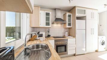 Fridge, microwave, oven, dishwasher