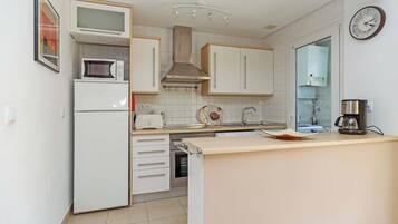 Køleskab, mikrobølgeovn, ovn, opvaskemaskine