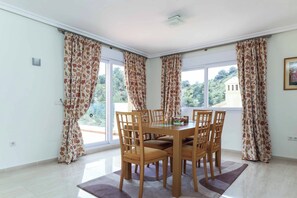 Villa (3 Bedrooms) | Interior