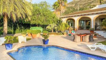 Villa (4 Bedrooms) | Exterior