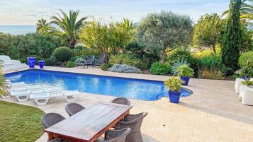 Villa (4 Bedrooms) | Exterior