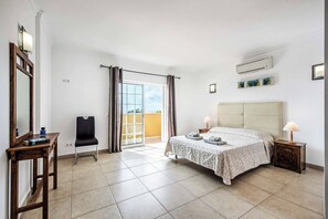 Villa (5 Bedrooms) | Interior