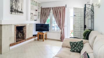 Vila (3 Bedrooms) | Parte interna