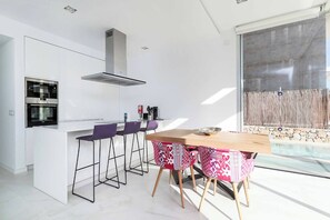 Vila (3 Bedrooms) | Parte interna
