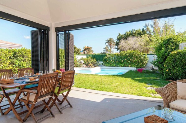 Outdoor dining - Villa Maspalomas Golf 4 (San Bartolomé de Tirajana)