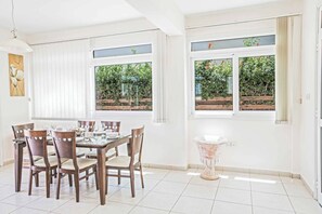 Villa (4 Bedrooms) | Interior - Villa Delfini 27 (Paralimni)