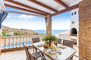 Outdoor dining - Villa Cecilia Sol (Torrox)