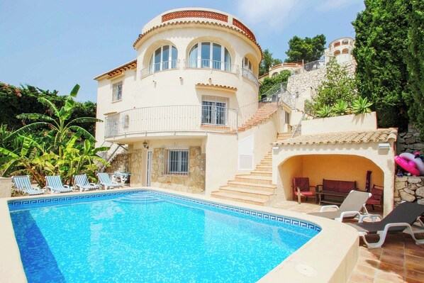 Villa (5 Bedrooms) | Vista frontal de la propiedad
