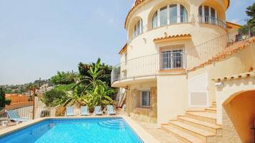 Villa (5 Bedrooms) | Exterior