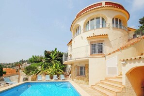 Villa (5 Bedrooms) | Exterior