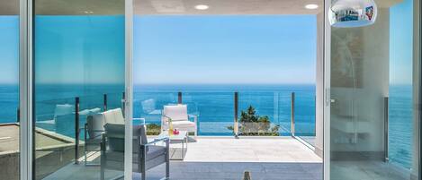 Villa (4 Bedrooms) | Interior