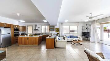 Villa (5 Bedrooms) | Interior