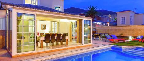 Villa (5 Bedrooms) | Exterieur