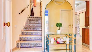 Villa (5 Bedrooms) | Interior