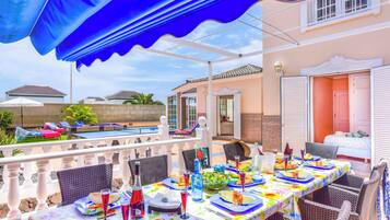 Villa (5 Bedrooms) | Exterior