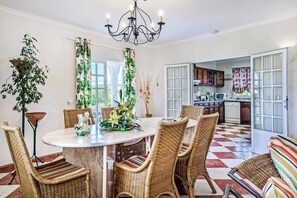 Dining - Villa Marco Real (Albufeira)
