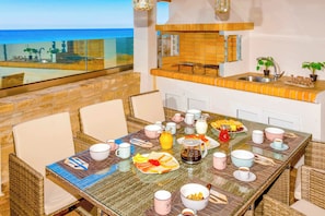 Villa (4 Bedrooms) | Exterior
