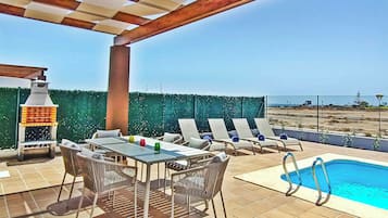 Villa (3 Bedrooms) | Außenbereich