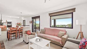 Villa (4 Bedrooms) | Interior