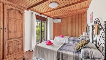 Villa (4 Bedrooms) | Interior