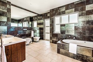 Villa (5 Bedrooms) | Innvendig
