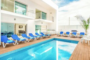 Villa (5 Bedrooms) | Fasade