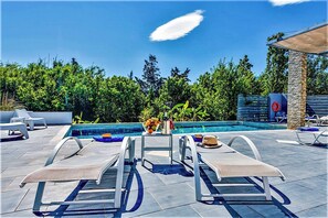Villa (4 Bedrooms) | Exterior